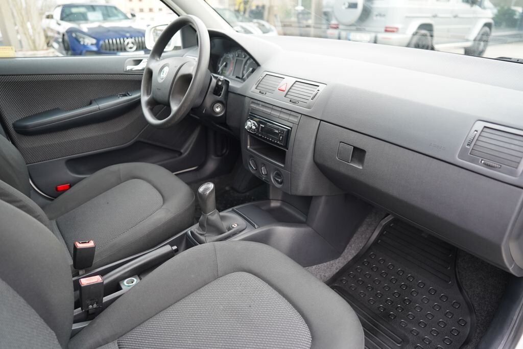 Škoda Fabia Sedan / Limuzína 1,2 l 47 kw