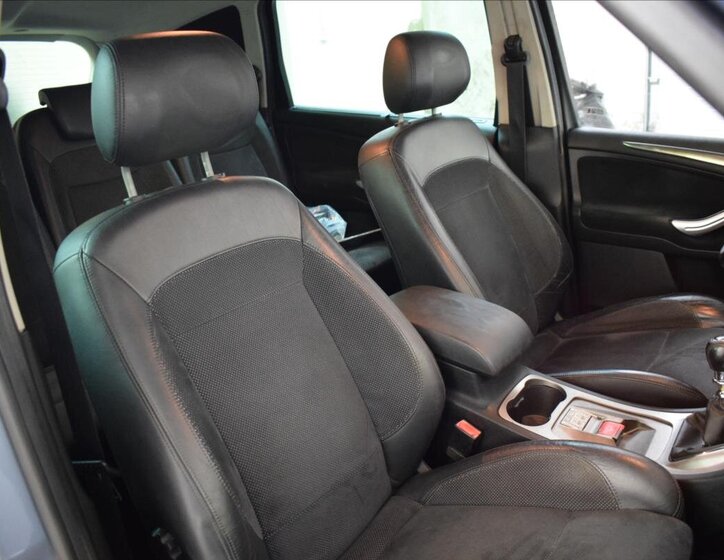 Ford S-MAX MPV 2,5 l 162 kw