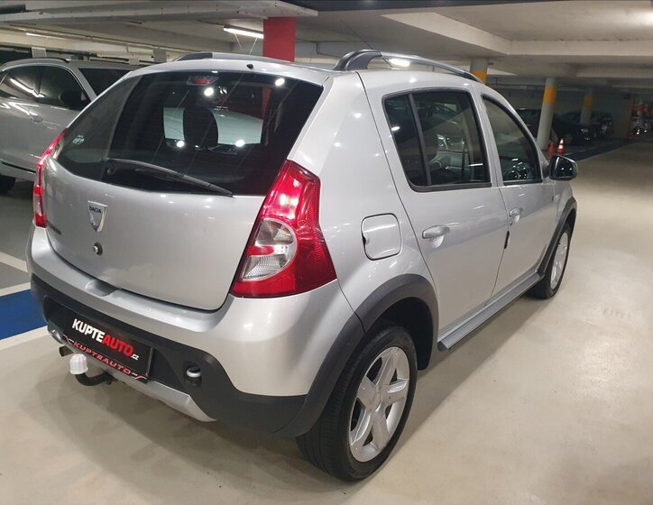 Dacia Sandero Hatchback 1,6 l 62 kw