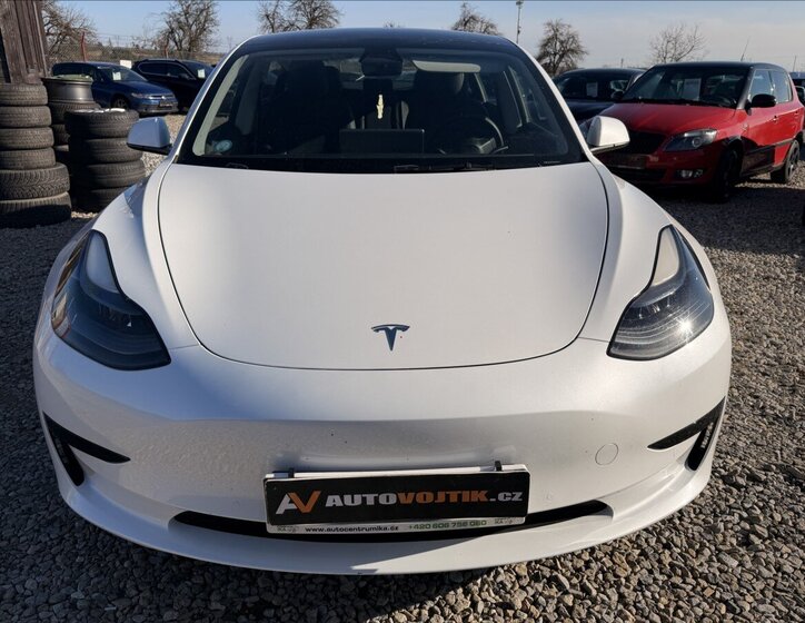 Tesla Model 3 Sedan / Limuzína 0,0 100 kw