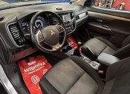 Mitsubishi Outlander SUV / Terénní 2,0 l 110 kw