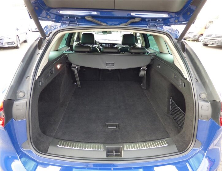 Opel Insignia Kombi 2,0 l 154 kw