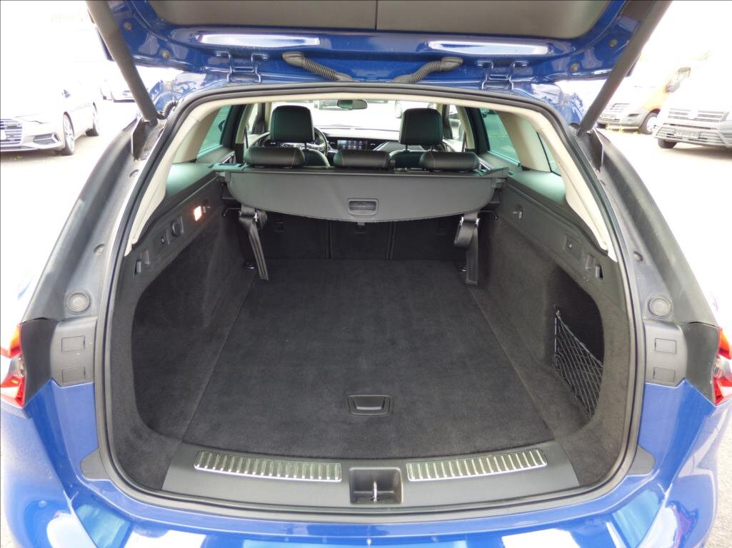 Opel Insignia Kombi 2,0 l 154 kw