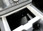 Land Rover Defender 24