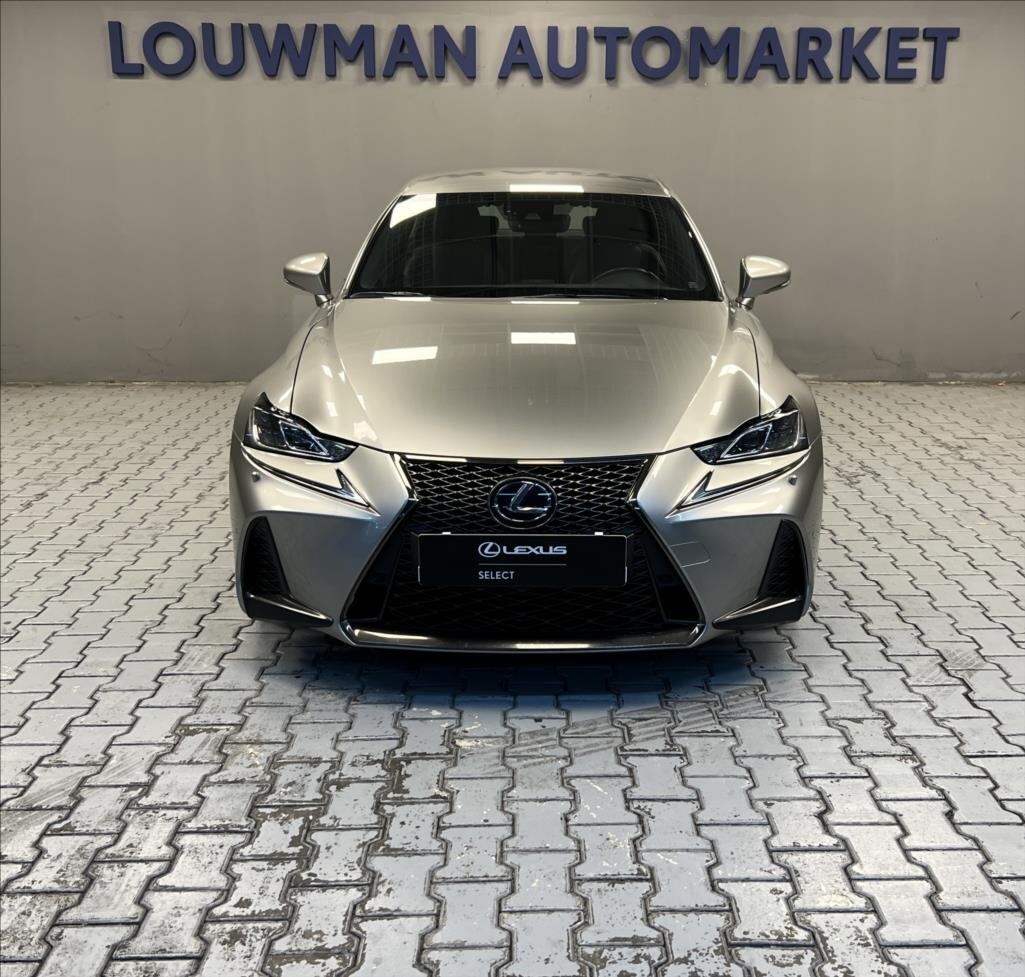 Lexus IS 300h Sedan / Limuzína 2,5 l 164 kw