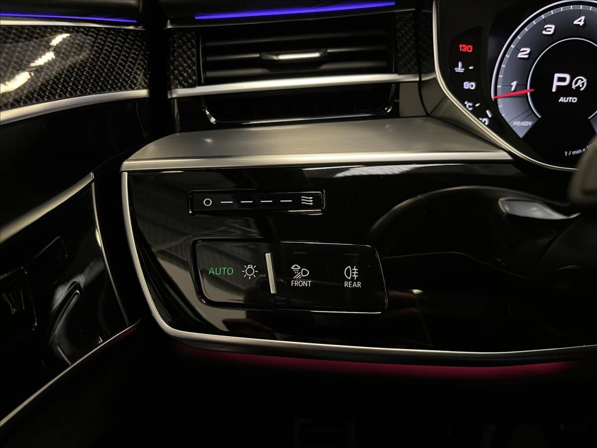 Audi S8 Sedan 4,0 l 420 kw