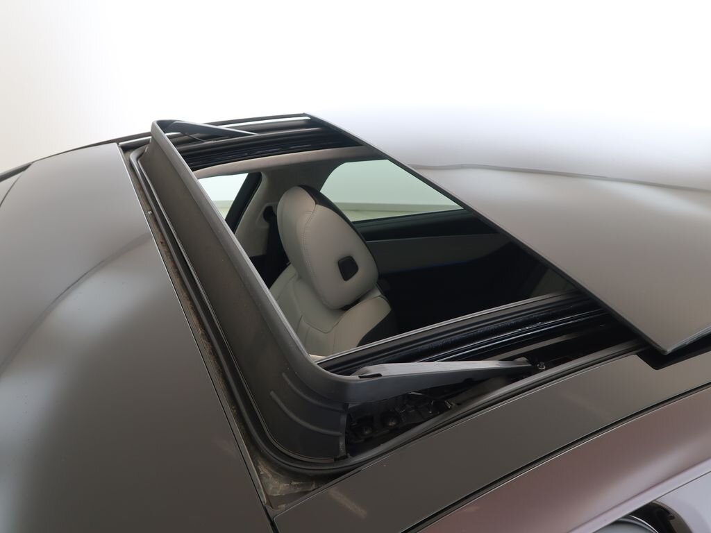 DS Automobiles DS9 Sedan / Limuzína 1,6 l 147 kw