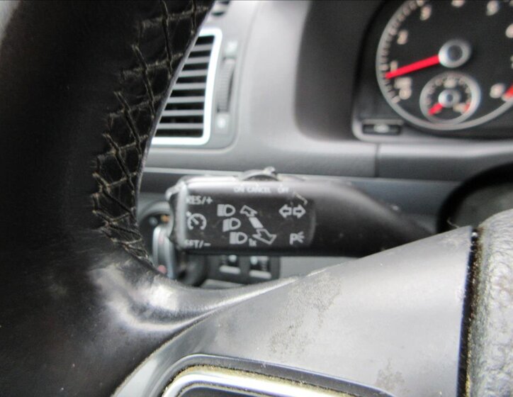 Volkswagen Touran Kombi 1,4 l 103 kw