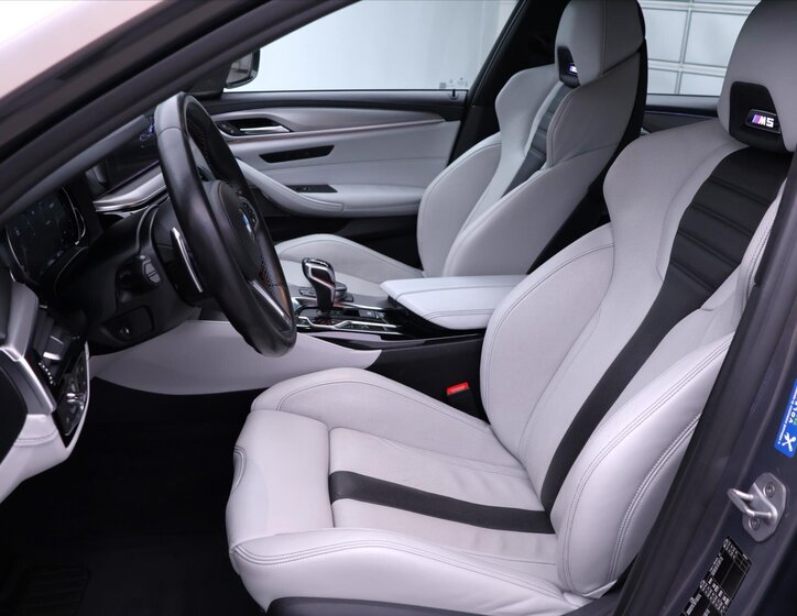 BMW M5 Sedan / Limuzína 4,4 l 441 kw