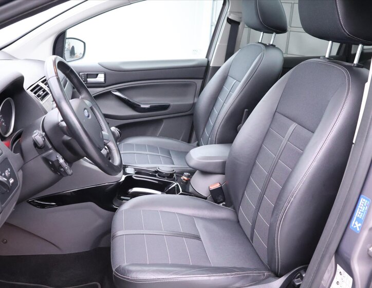 Ford Kuga SUV / Terénní 2,0 l 103 kw