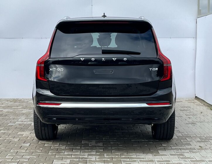 Volvo XC90 SUV 2,0 l 335 kw