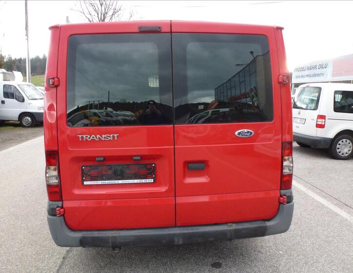 Ford Transit 9