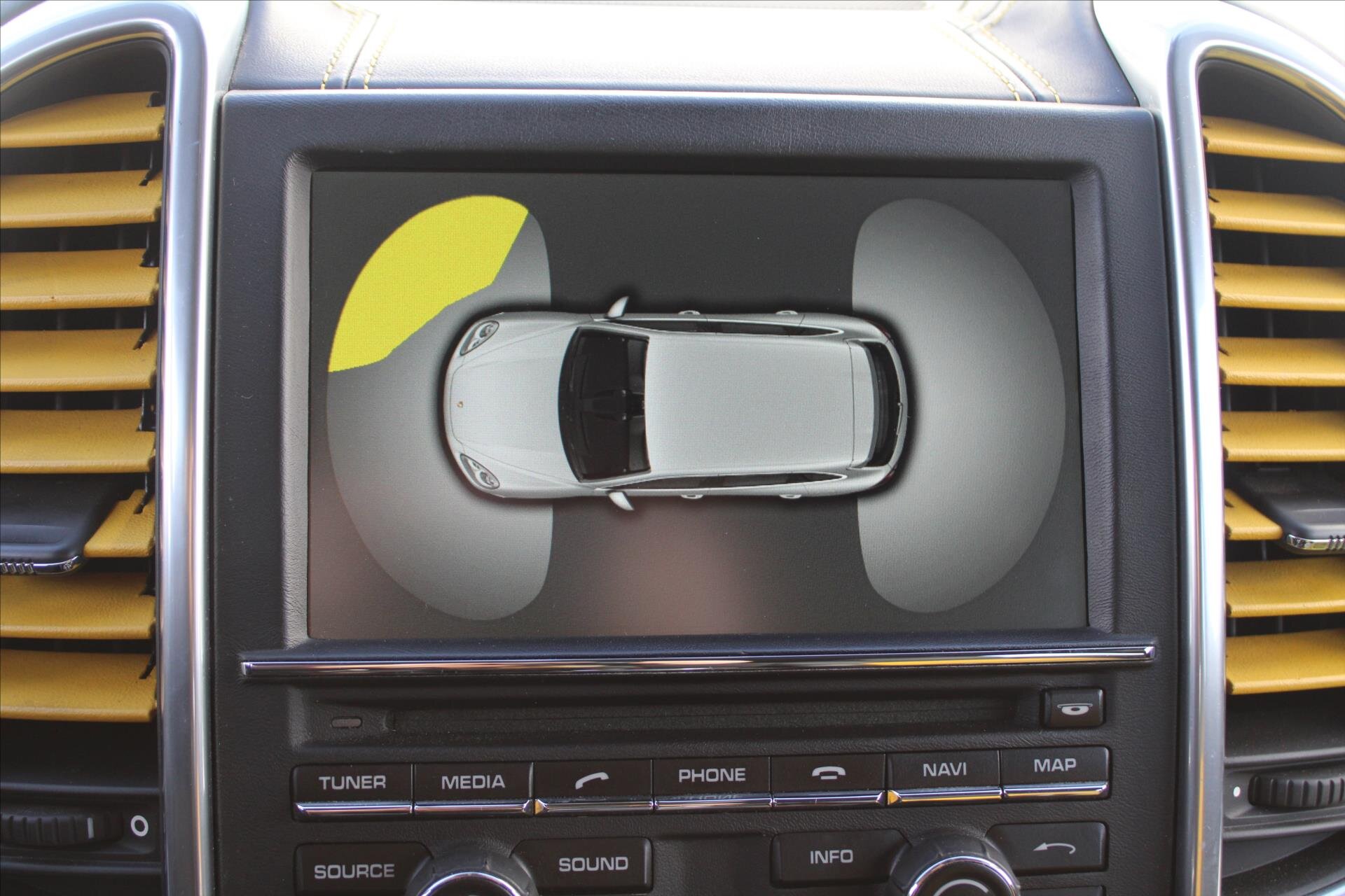 Porsche Cayenne SUV 4,8 l 397 kw