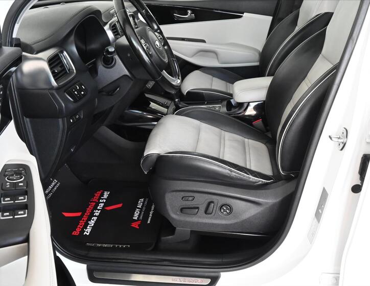 KIA Sorento 9