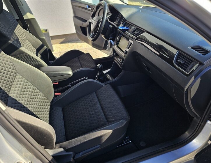 Škoda Rapid Hatchback 999,0 81 kw