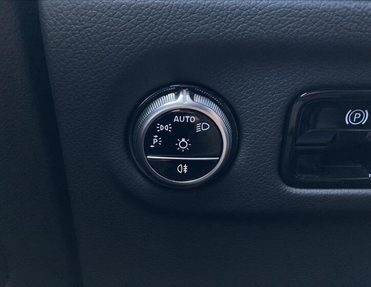 Mercedes-Benz EQE 17