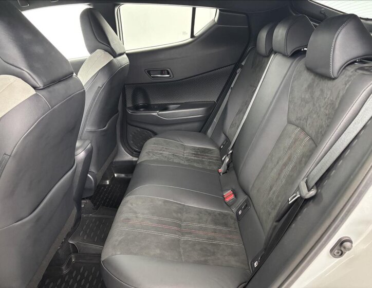 Toyota C-HR SUV / Terénní 2,0 l 135 kw