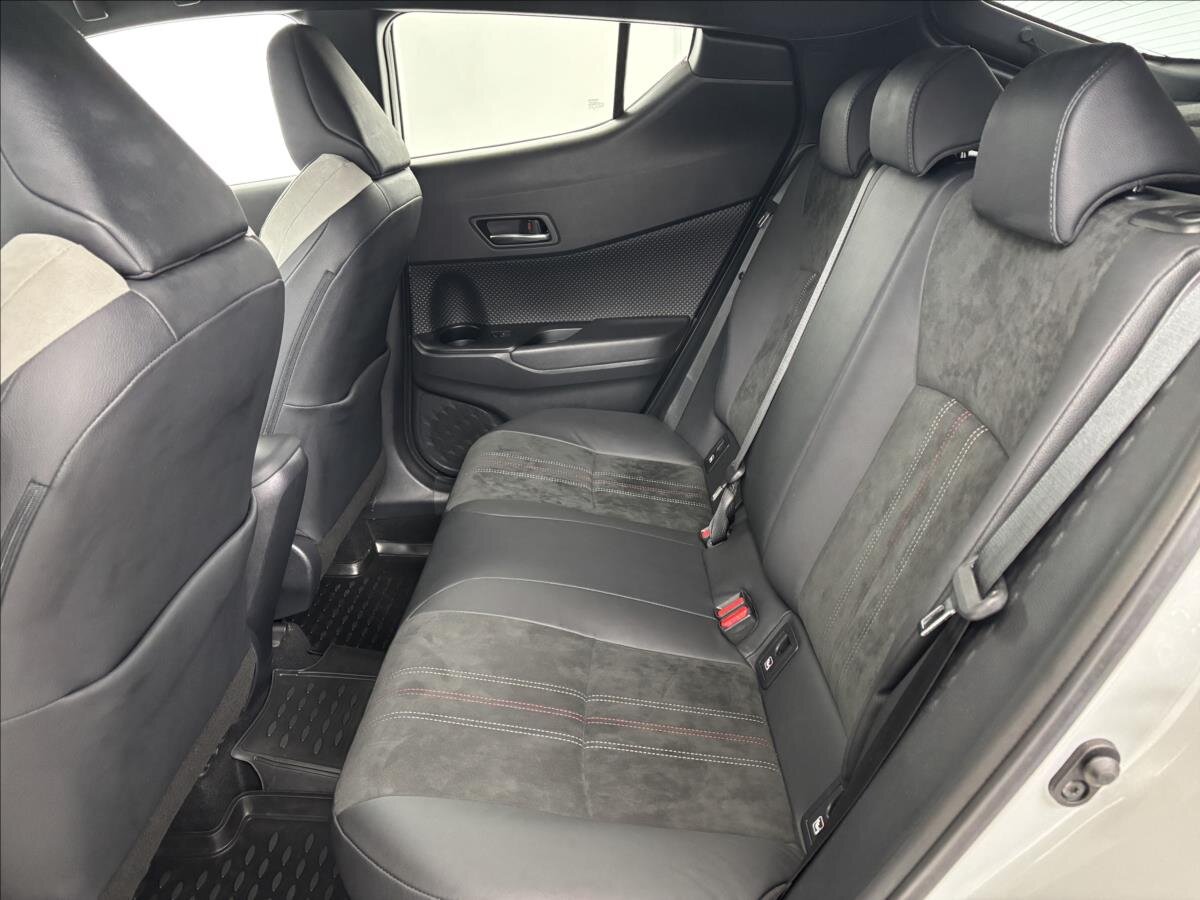 Toyota C-HR SUV / Terénní 2,0 l 135 kw