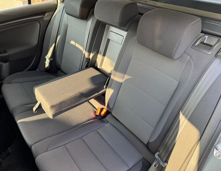 Volkswagen Golf Kombi 1,6 l 77 kw