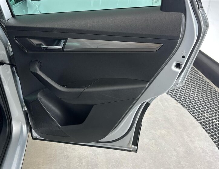 Škoda Karoq SUV / Terénní 1,5 l 110 kw