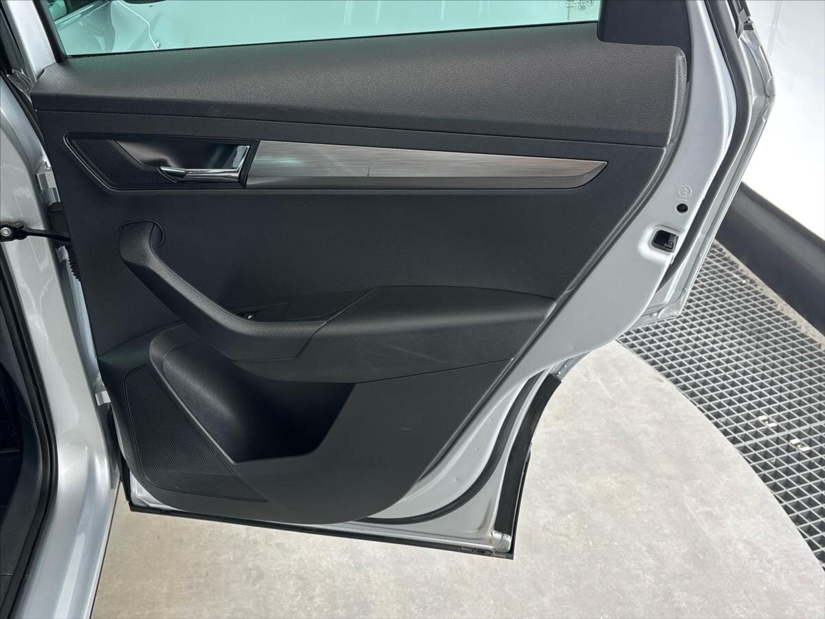 Škoda Karoq SUV / Terénní 1,5 l 110 kw