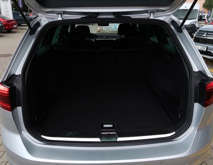 Volkswagen Passat 10