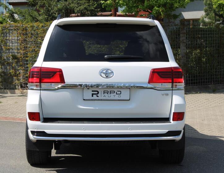 Toyota Land Cruiser 5