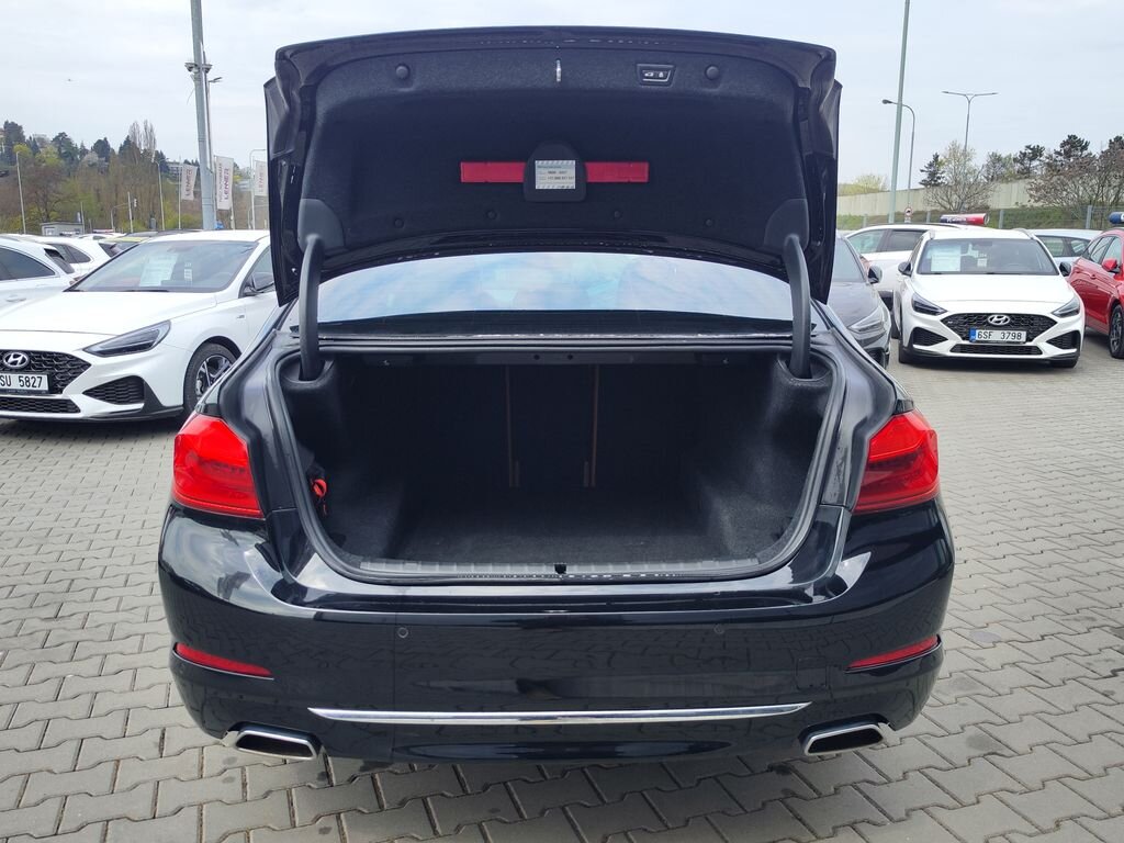 BMW Řada 5 Sedan / Limuzína 3,0 l 235 kw