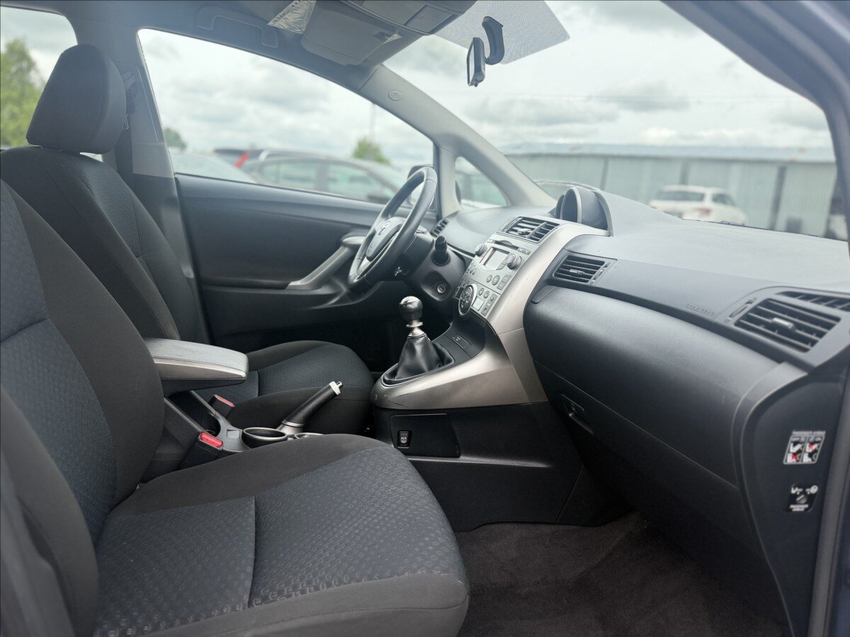 Toyota Verso Kombi 2,0 l 93 kw