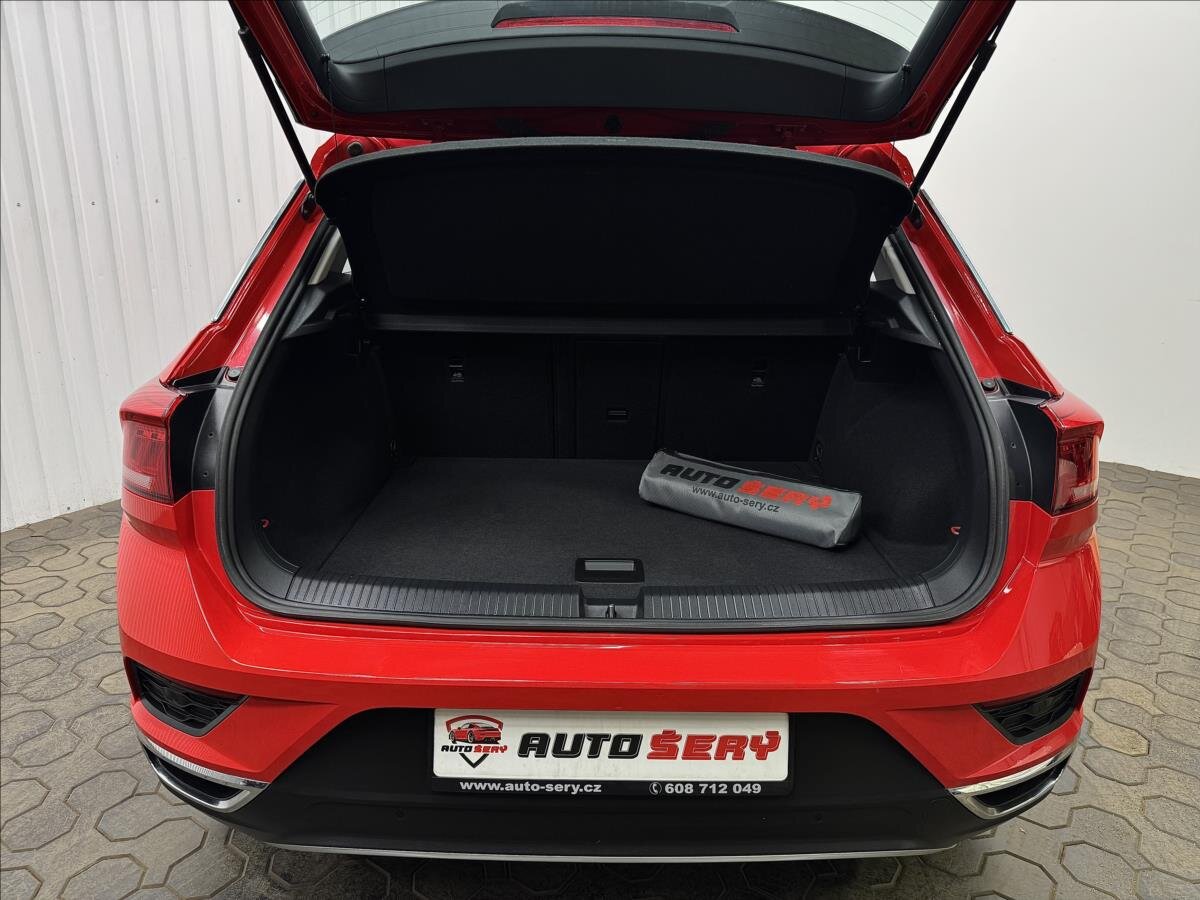 Volkswagen T-Roc SUV / Terénní 2,0 l 140 kw