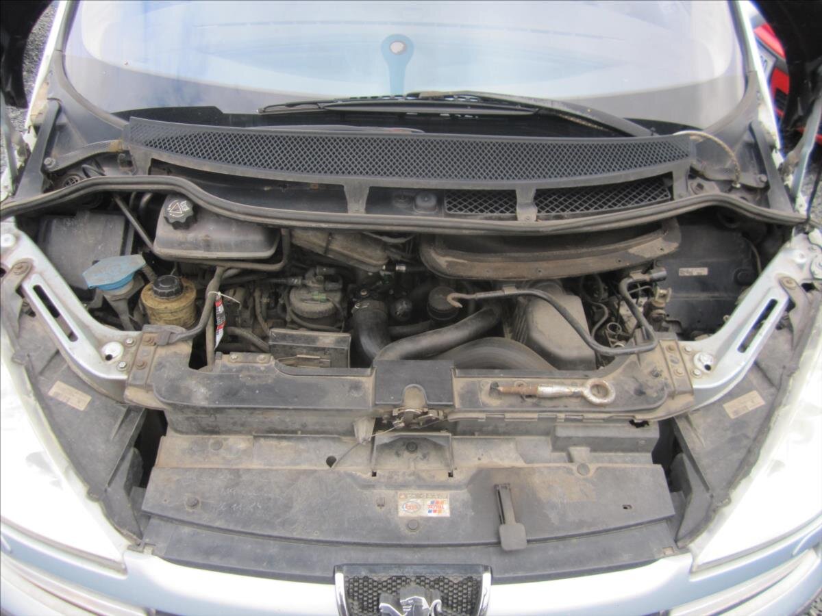 Peugeot 807 Kombi 2,2 l 94 kw