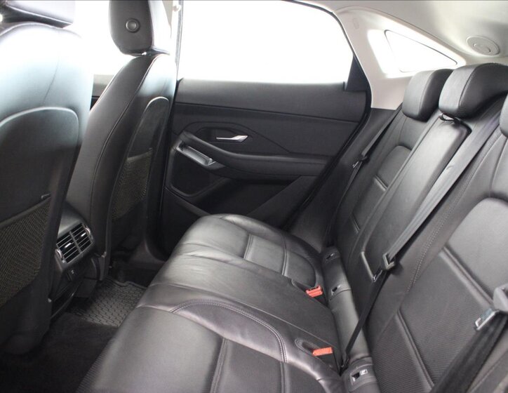 Jaguar E-Pace SUV / Terénní 2,0 l 183 kw