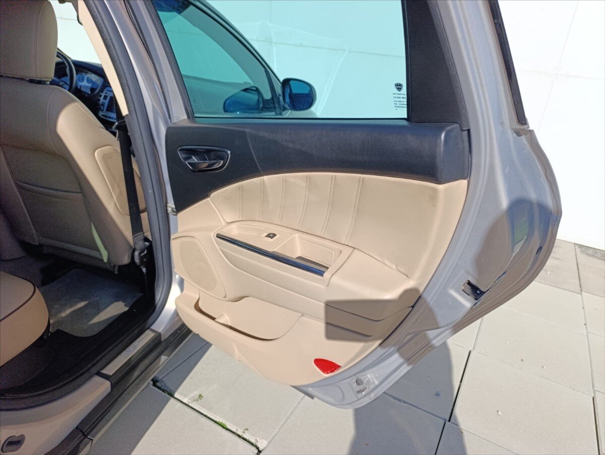 Lancia Delta Hatchback 1,6 l 88 kw