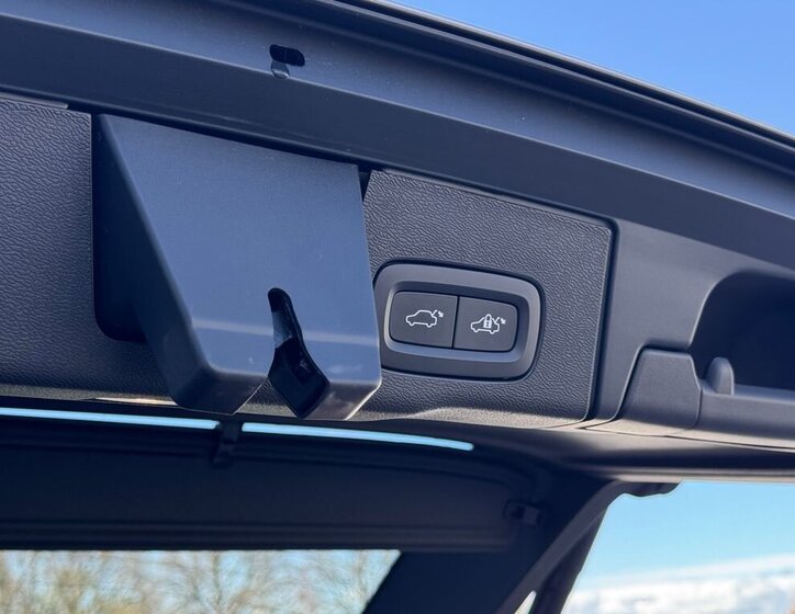 Volvo XC60 SUV / Terénní 2,0 l 184 kw