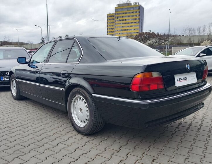 BMW Řada 7 Sedan / Limuzína 2,8 l 142 kw