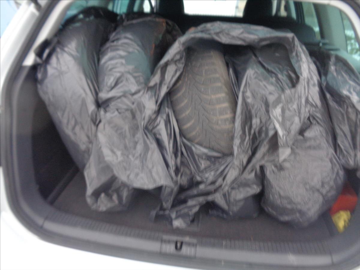 Volkswagen Golf Kombi 1,6 l 77 kw