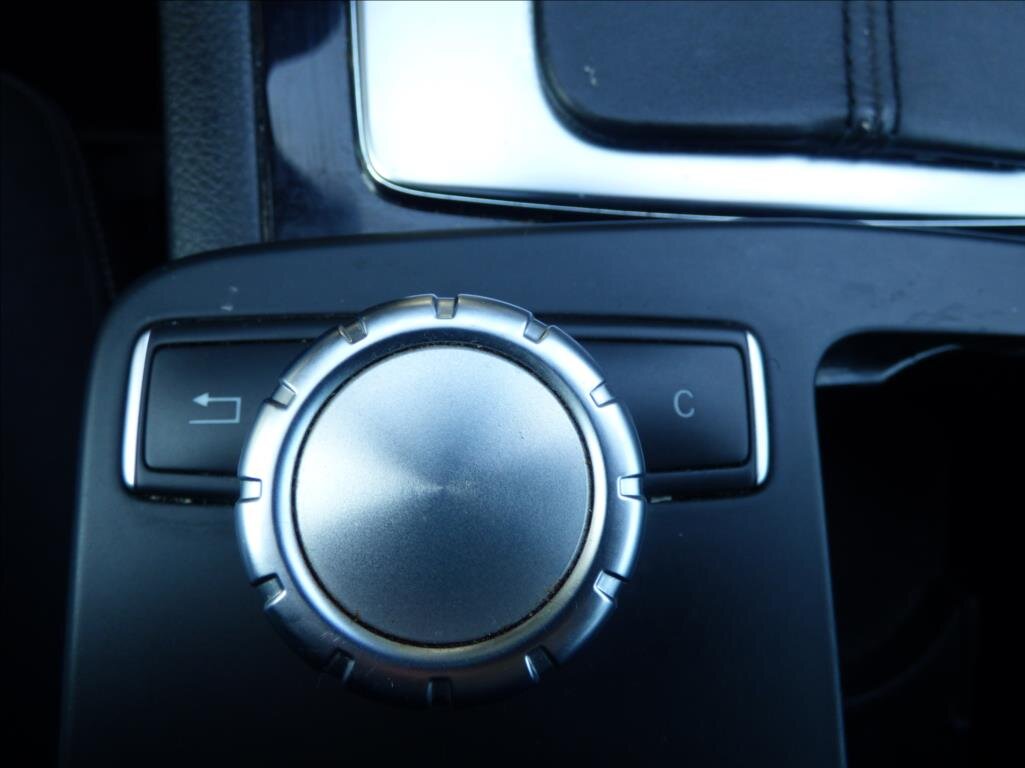 Mercedes-Benz Třídy C Sedan / Limuzína 2,1 l 88 kw