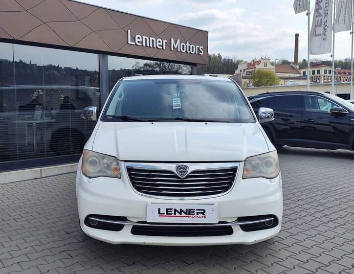 Lancia Voyager MPV 2,8 l 120 kw