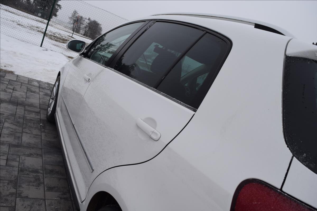 Volkswagen Golf Kombi 1,6 l 77 kw