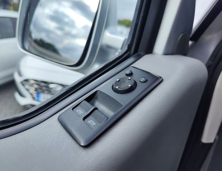 Volkswagen Multivan 26