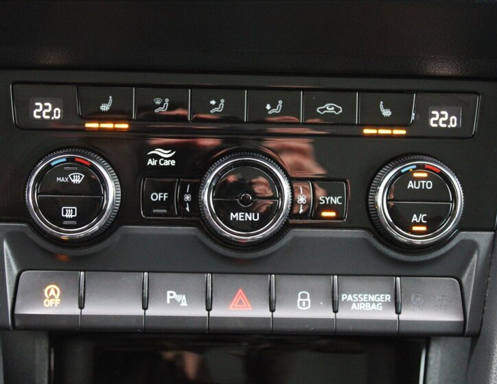 Škoda Karoq SUV / Terénní 1,5 l 110 kw