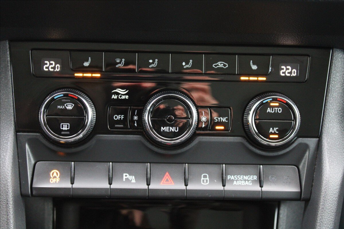 Škoda Karoq SUV / Terénní 1,5 l 110 kw