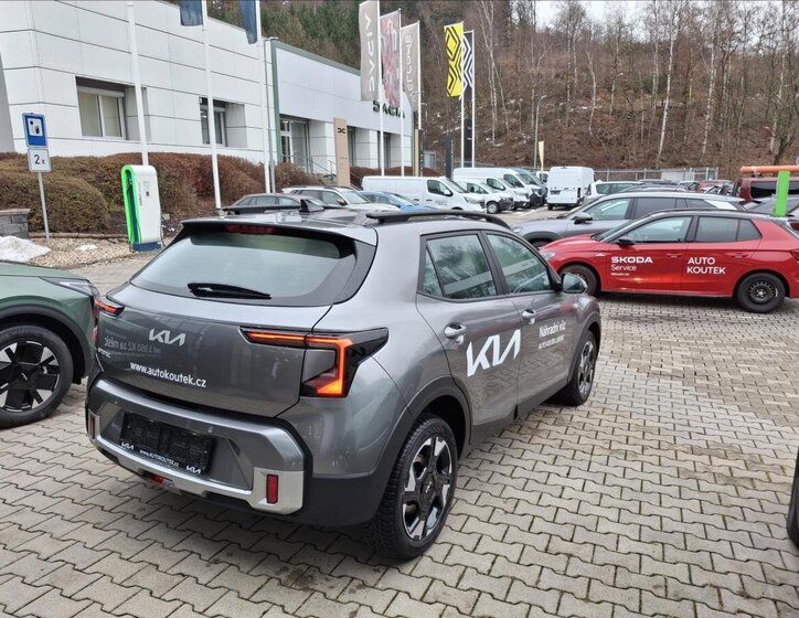 KIA Ostatní 8