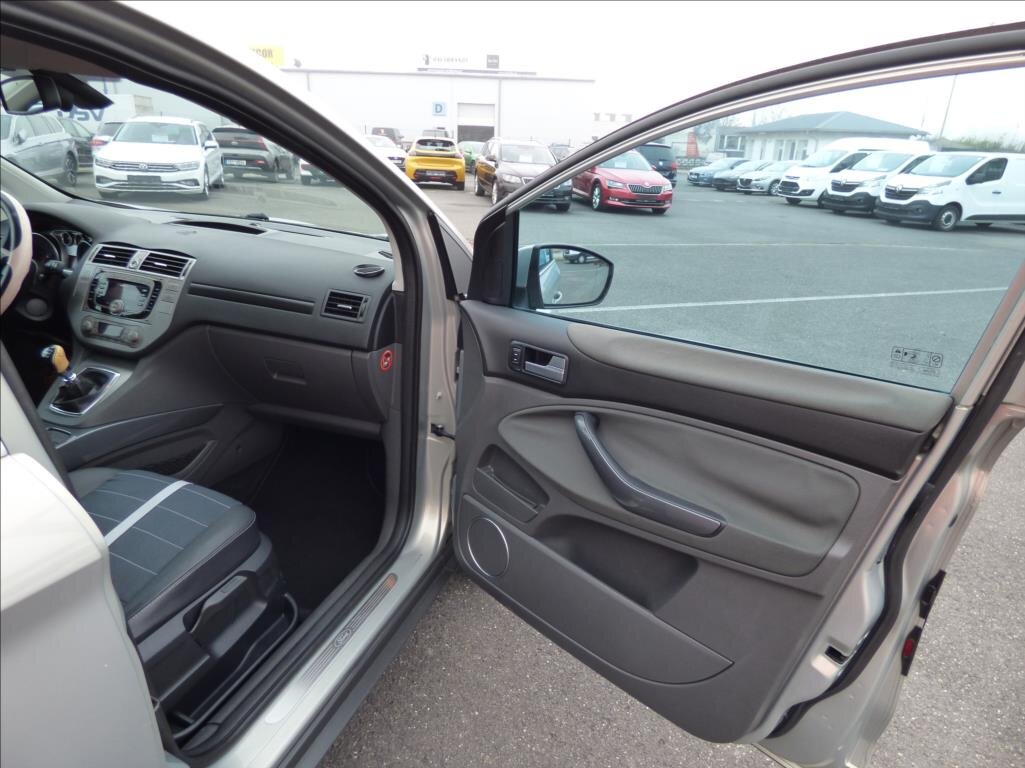 Ford Kuga Kombi 2,0 l 120 kw