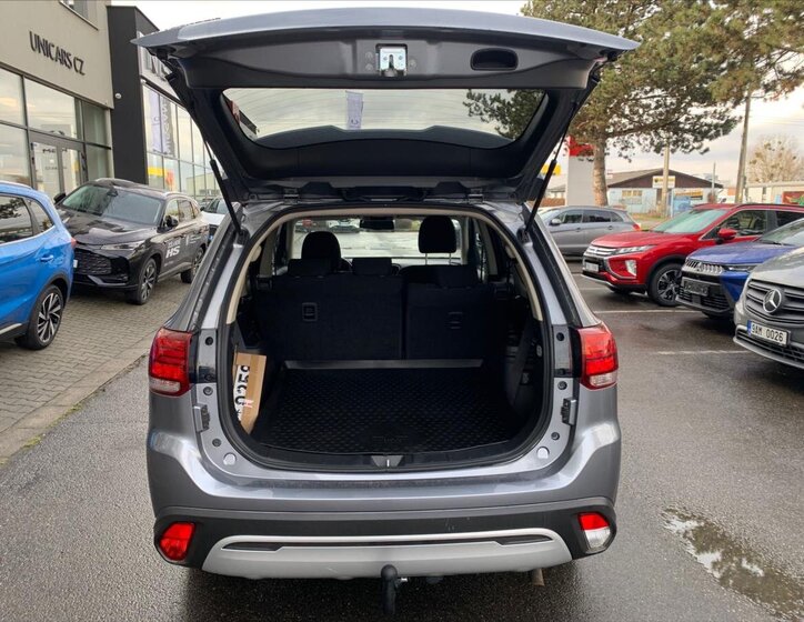 Mitsubishi Outlander SUV 2,0 l 110 kw