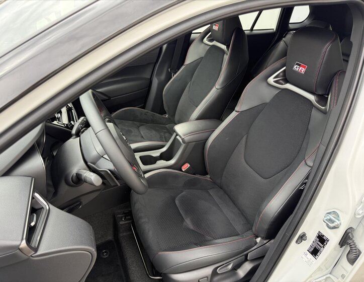 Toyota Corolla Cross SUV / Terénní 2,0 l 98 kw