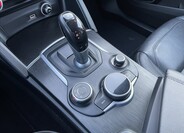 Alfa Romeo Stelvio 12