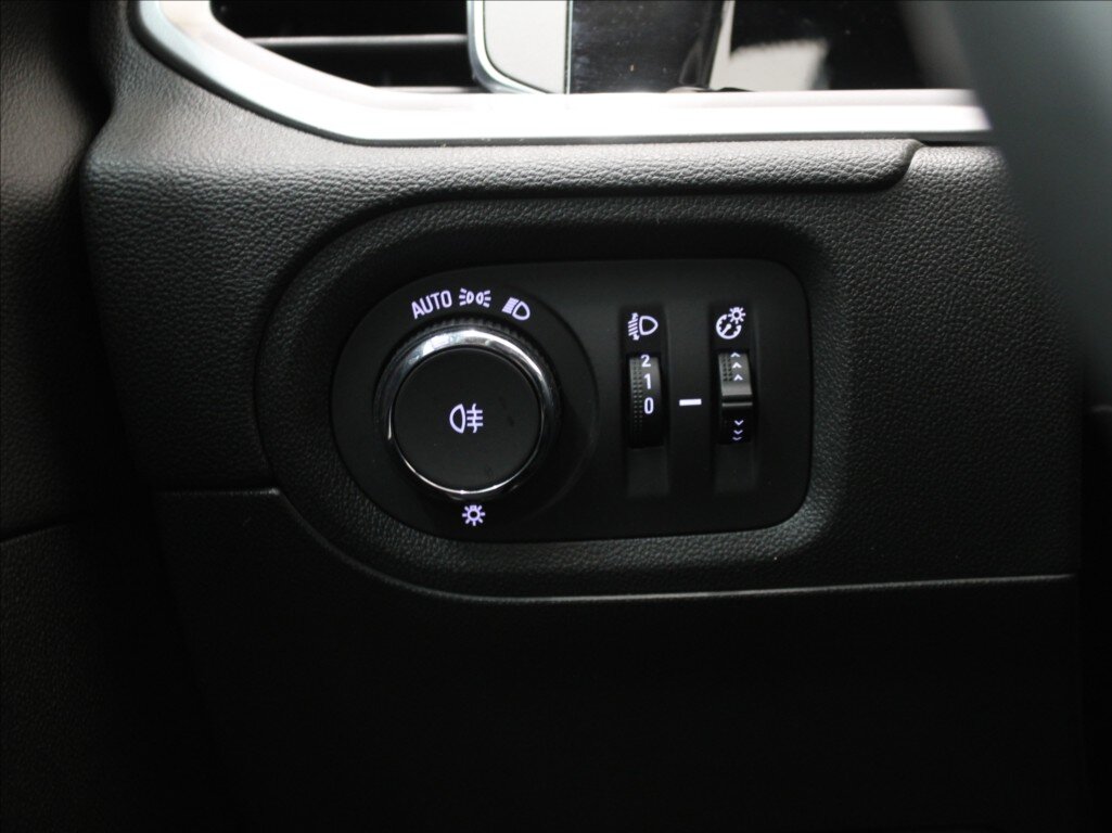 Opel Grandland SUV / Terénní 1,2 l 96 kw