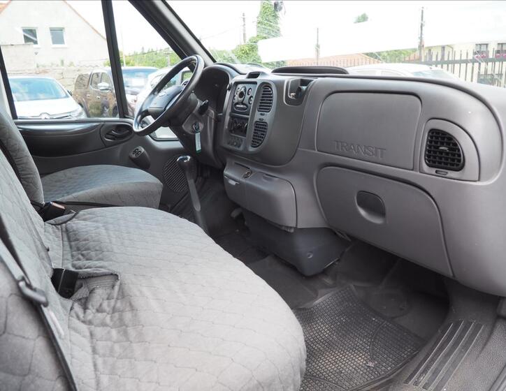Ford Transit 8