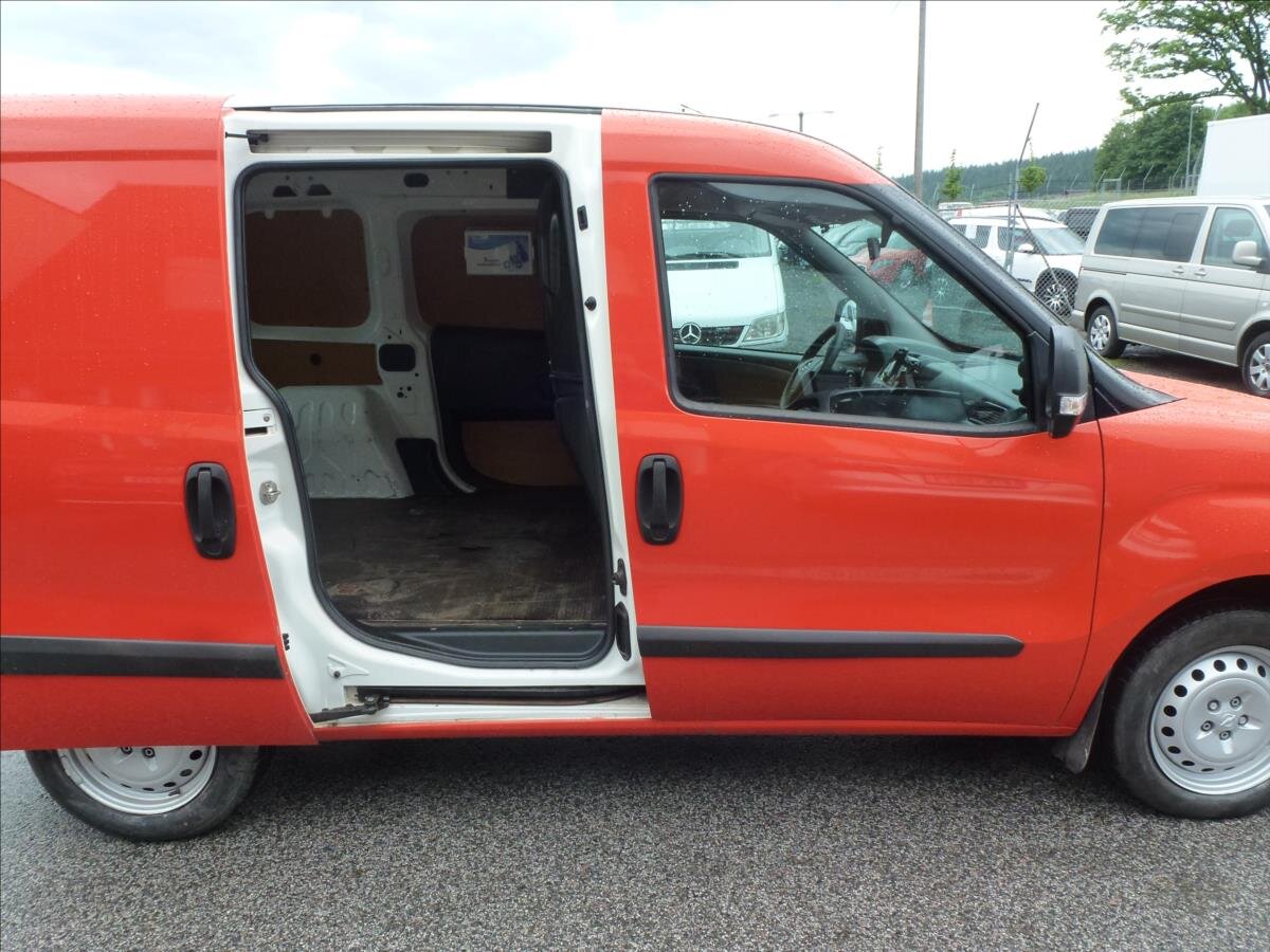 Opel Combo Skříň 1,2 l 66 kw